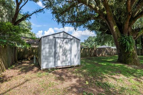 A home in WINTER HAVEN