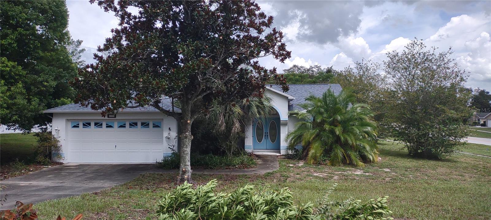 AS-IS Conditions - Investor Special! Over half an acre corner lot, 3 bedroom 2 bath with a swimming pool and covered lanai. Split floor plan, high ceiling, large family room, living room and dining room combo, eat-in Kitchen. New roof in 2019. Wonderful neighborhood in The Oaks subdivision. Low HOA fees. Seller says any offers that do not meet contract requirements will not be considered.