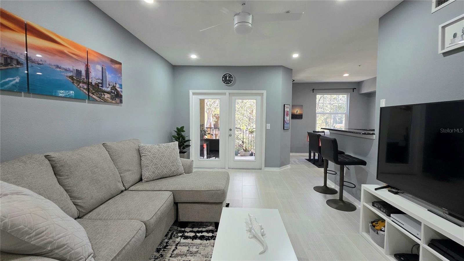 2010 E PALM AVENUE 14304