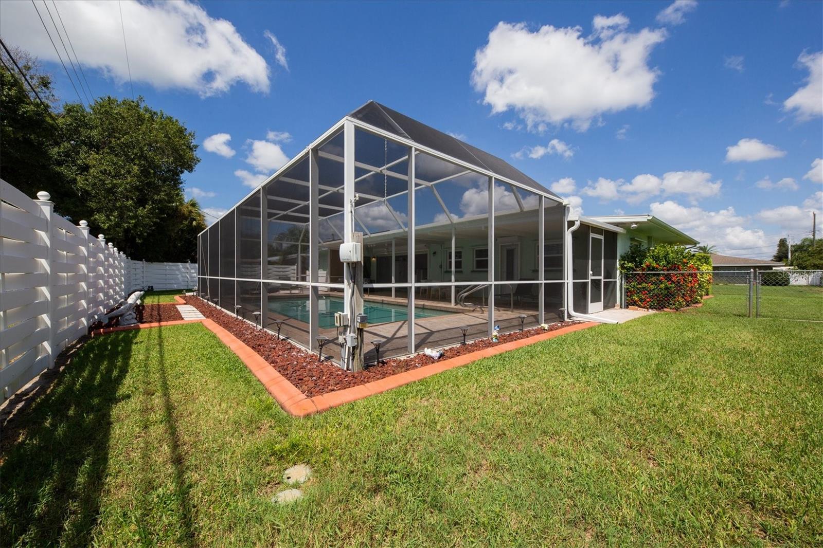 SOUTH GATE - Residential Lease