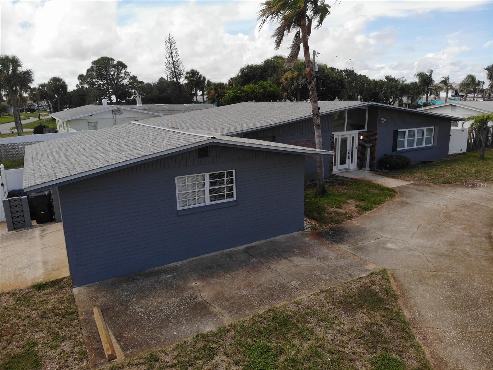 3001 N OLEANDER AVENUE