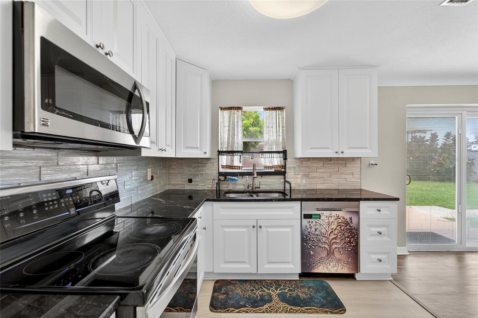 SHERYL MANOR - Residential Lease