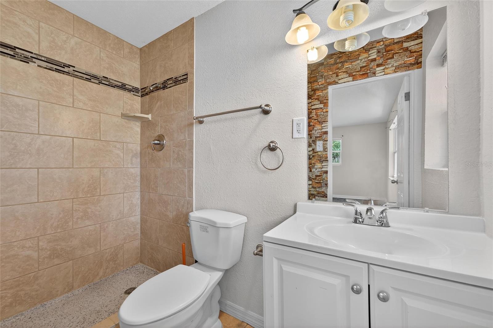 SHERYL MANOR - Residential Lease