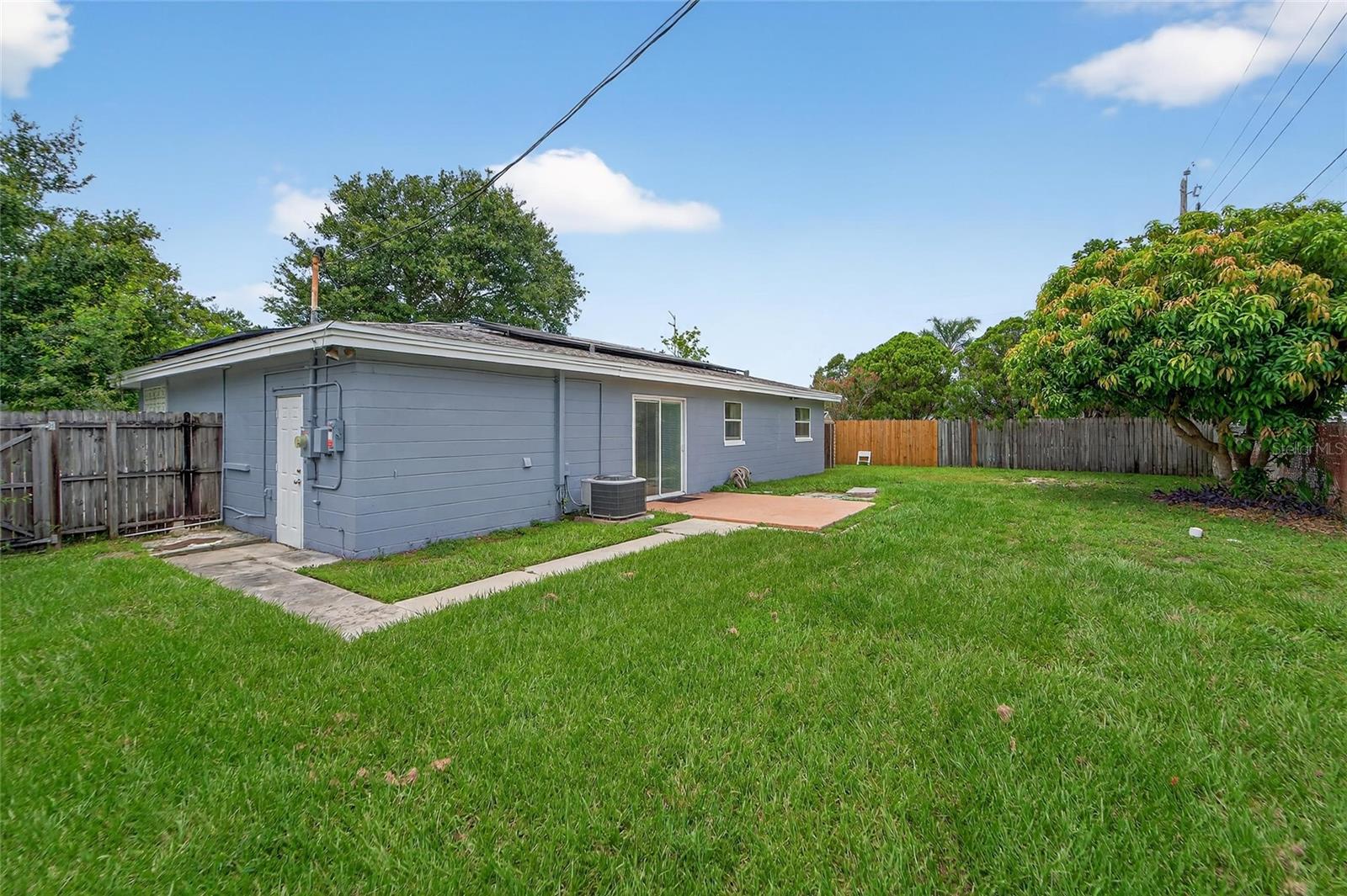 SHERYL MANOR - Residential Lease