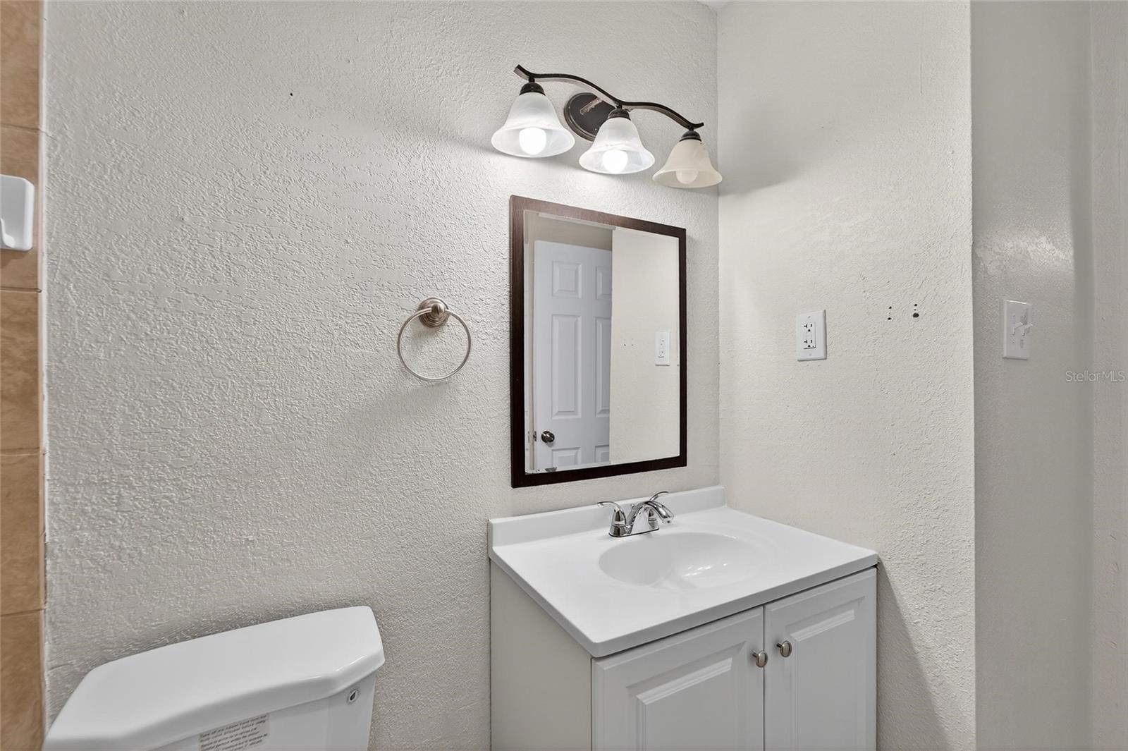 SHERYL MANOR - Residential Lease