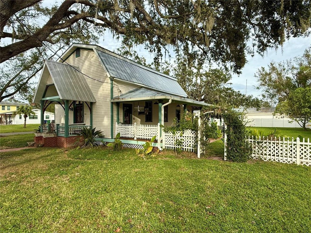 Photo of 7002 Shamrock Road S, Tampa, FL 33616 (MLS # TB8504376)