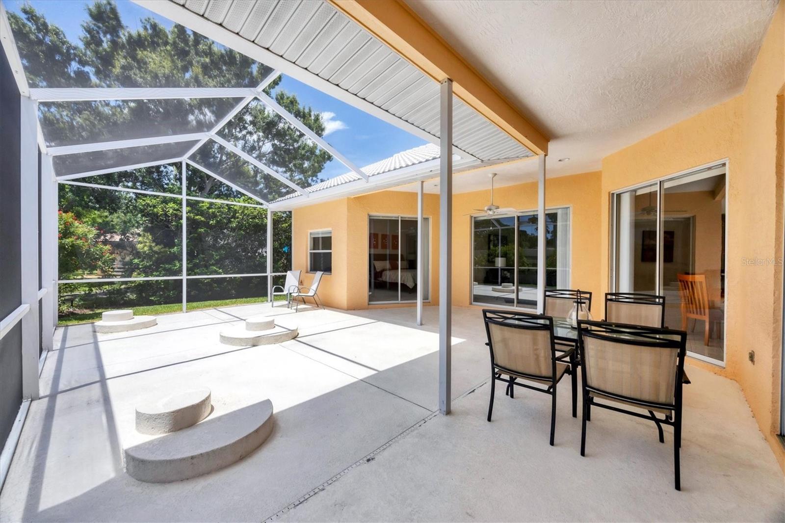 BENEVA OAKS II - Residential Lease