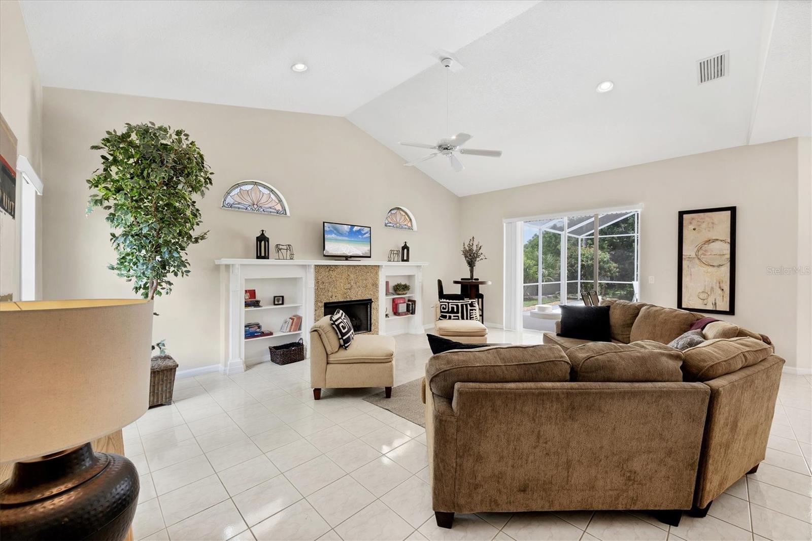 BENEVA OAKS II - Residential Lease