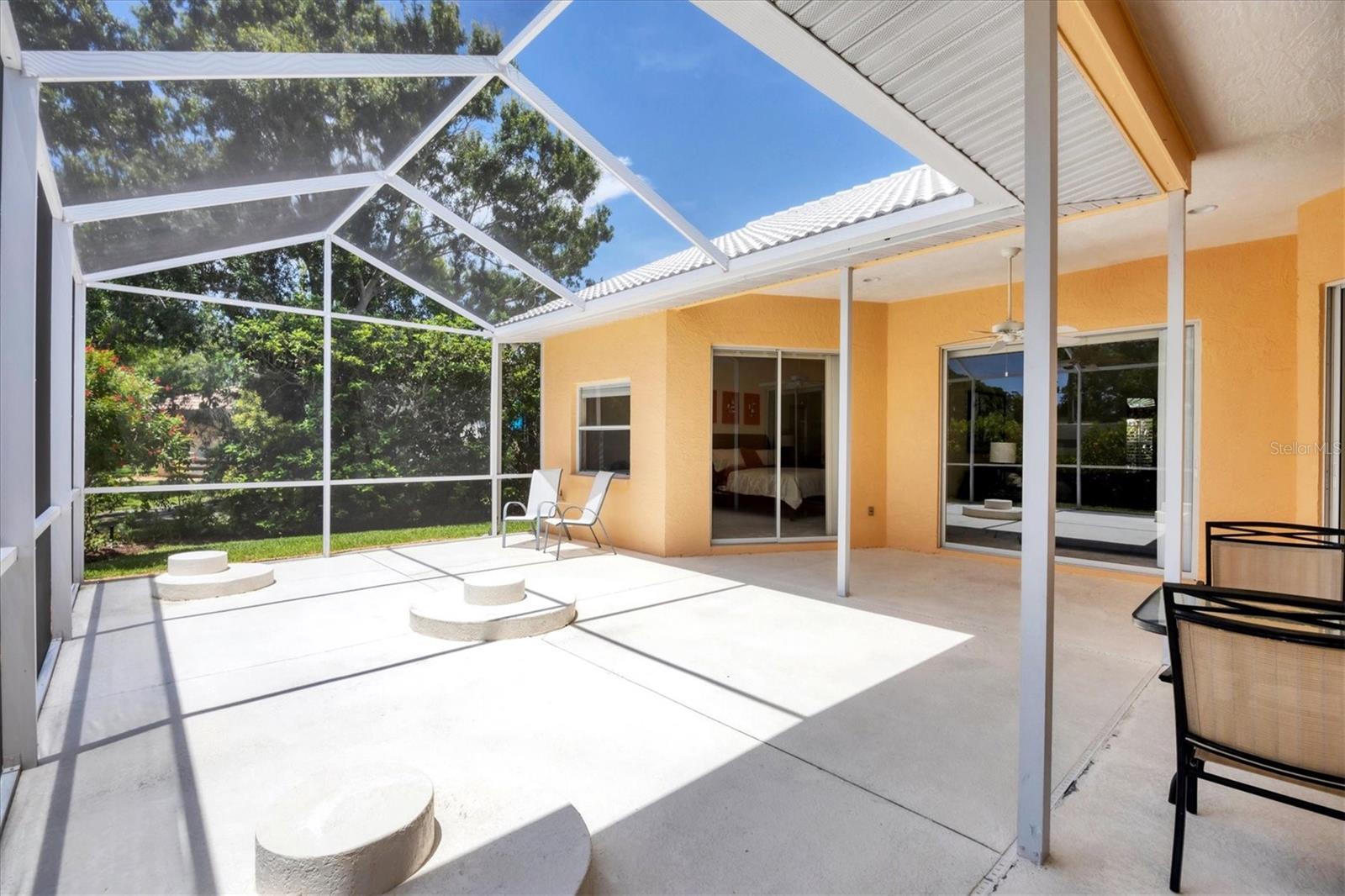 BENEVA OAKS II - Residential Lease