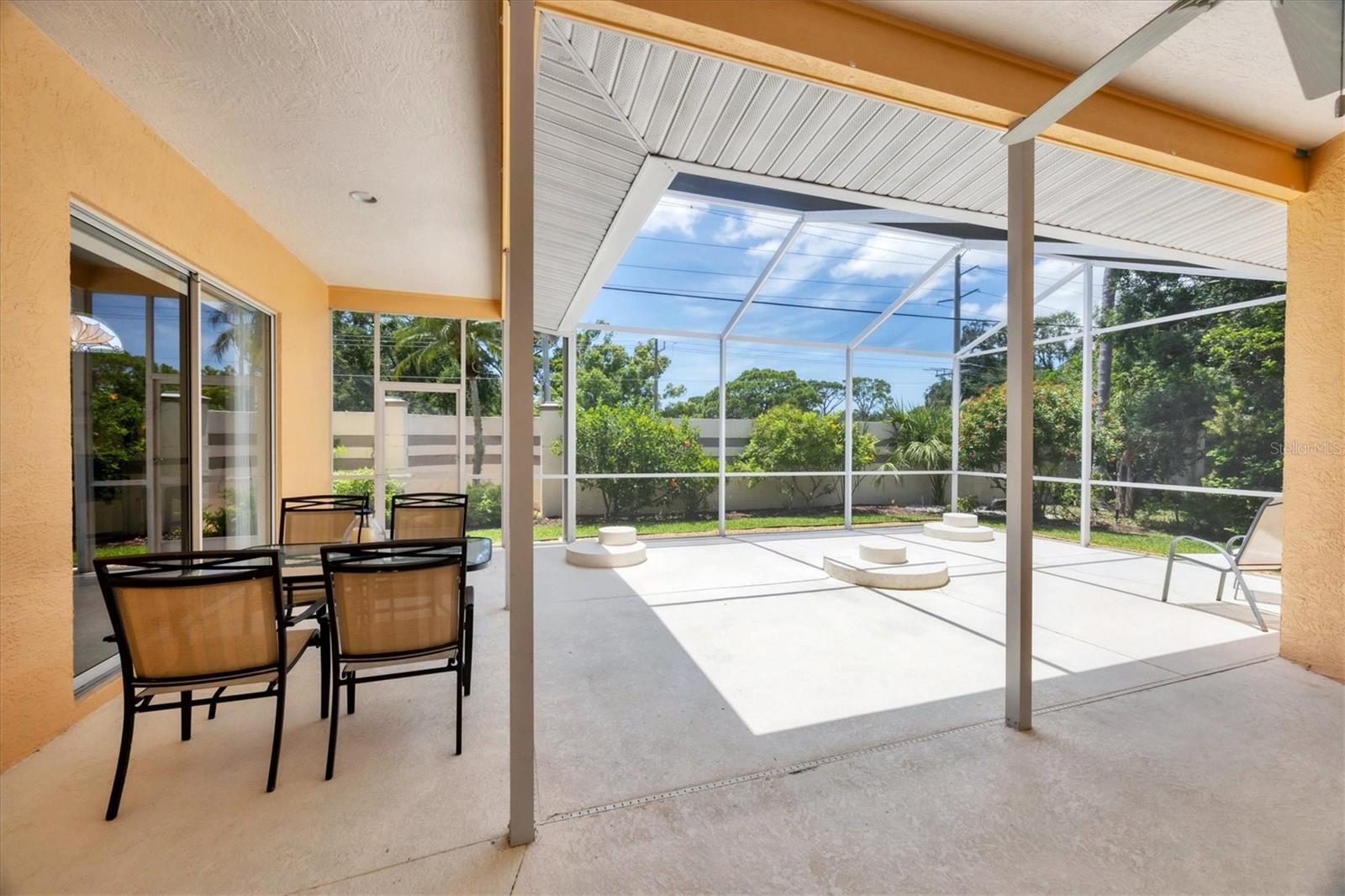 BENEVA OAKS II - Residential Lease