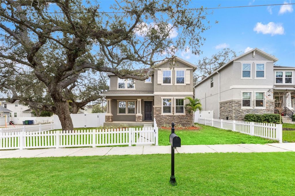 Photo of 402 W Hanna Avenue, Tampa, FL 33604 (MLS # TB8458342)