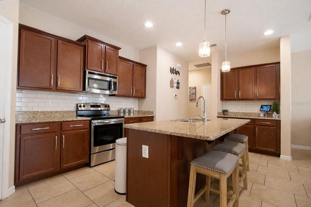 Photo of 201 Compass Rose Drive, Groveland, FL 34736 (MLS # G5107232)