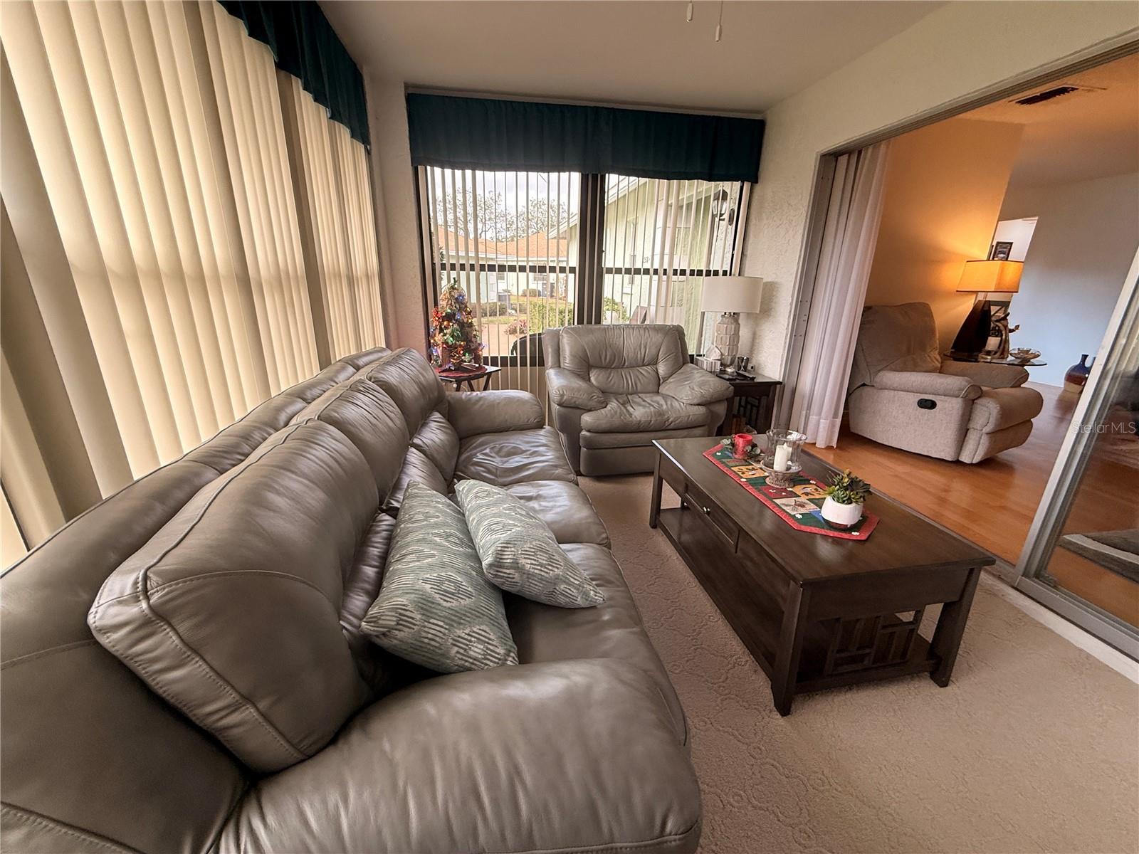 DOLLAR LAKE VILLAGE CONDO 02 - Residential