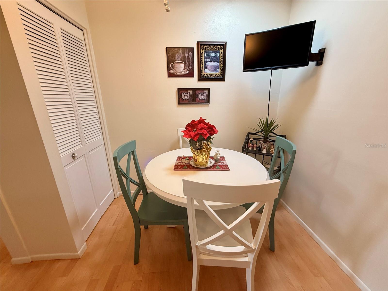 DOLLAR LAKE VILLAGE CONDO 02 - Residential