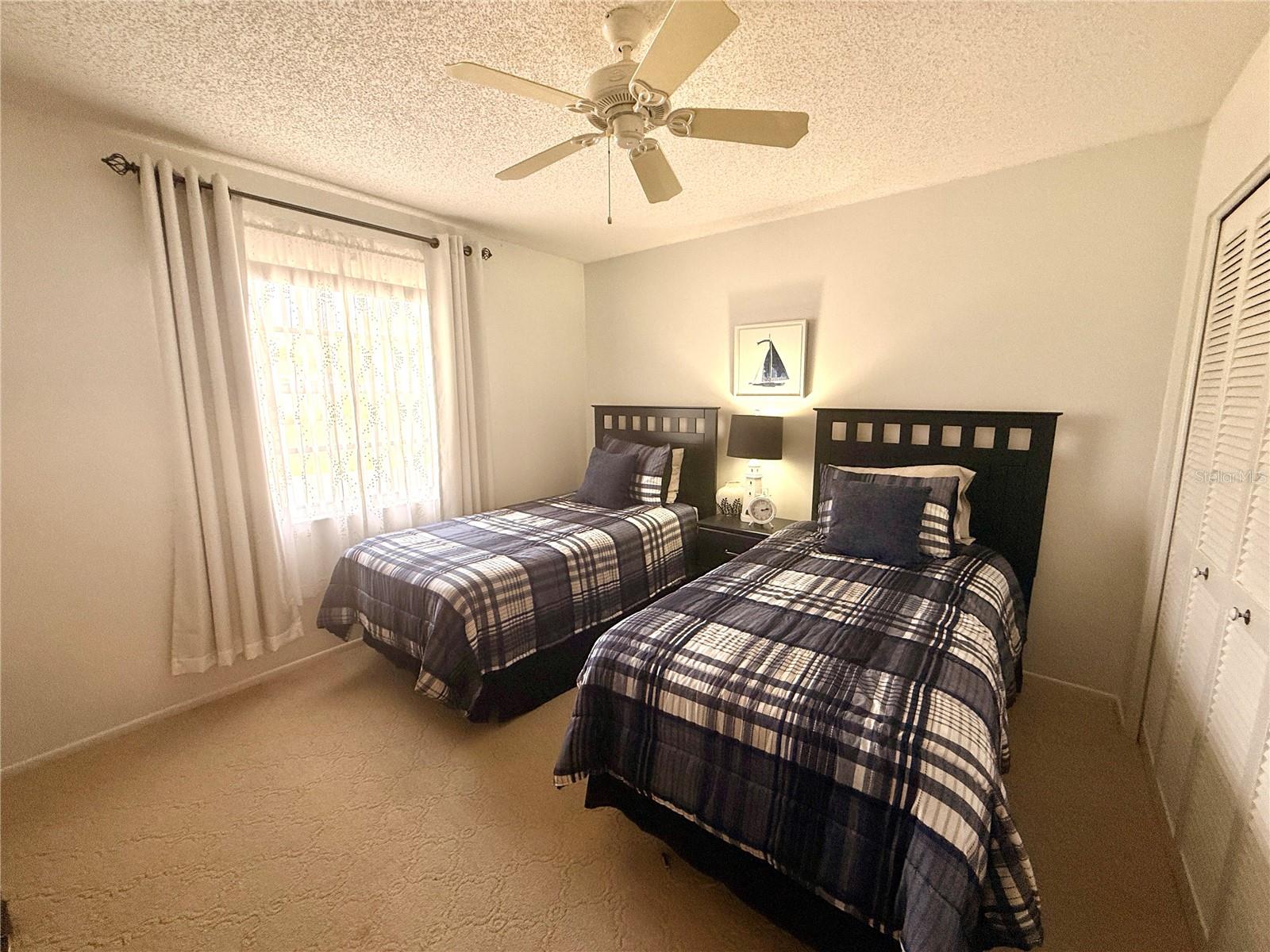 DOLLAR LAKE VILLAGE CONDO 02 - Residential