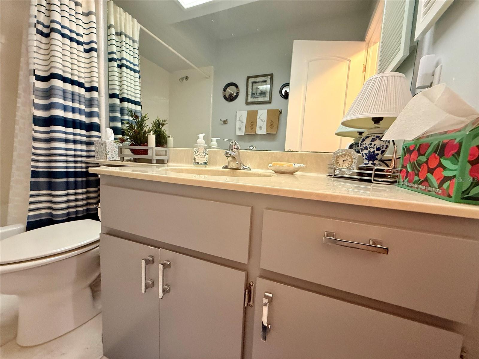 DOLLAR LAKE VILLAGE CONDO 02 - Residential