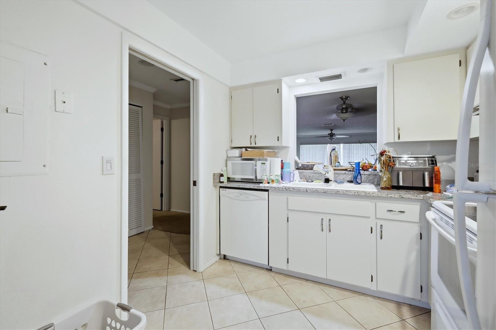 PALM-AIRE AT SARASOTA 11-B - Residential