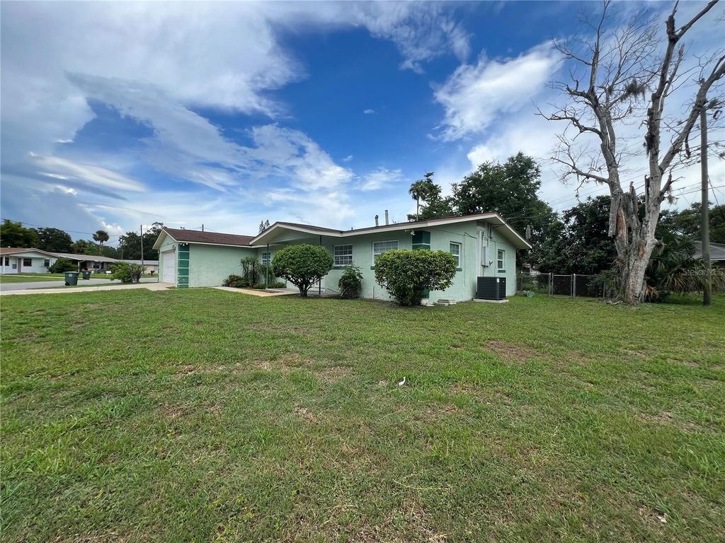 Photo of 835 Kottle Circle N, Daytona Beach, FL 32114 (MLS # V4943668)