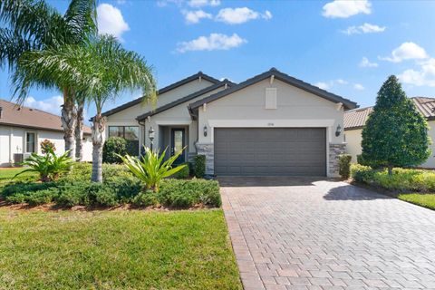 Single Family Residence in LAKEWOOD RANCH FL 17541 COLEBROOK CIRCLE.jpg