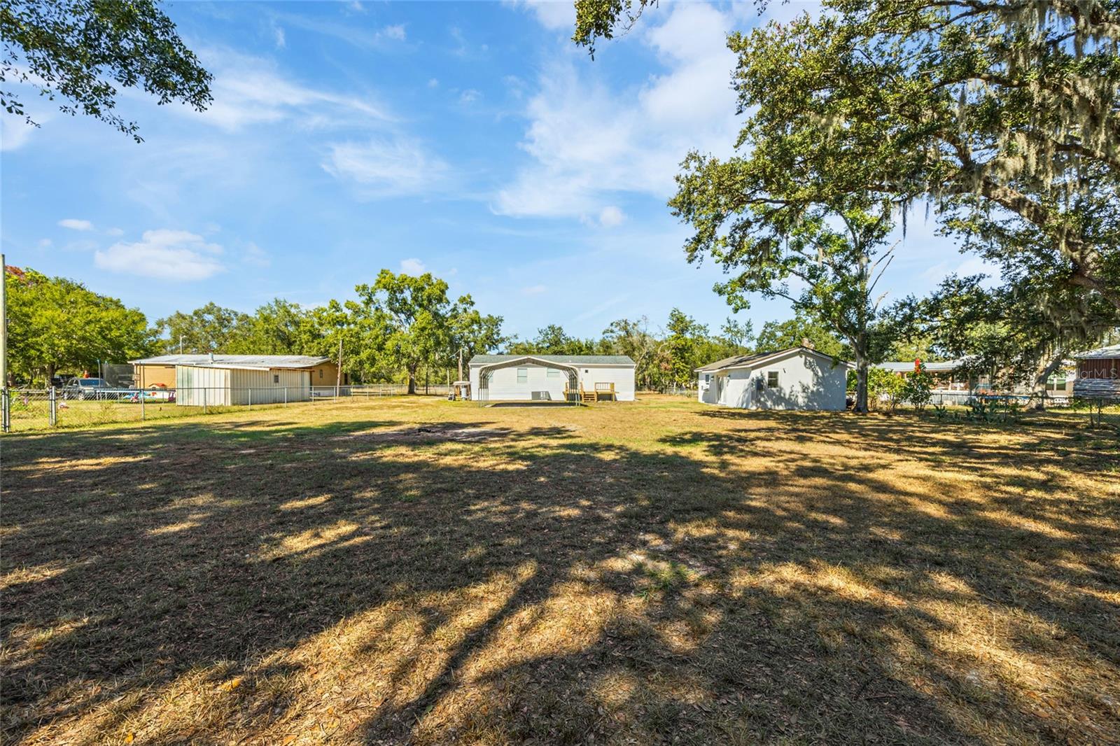 TROPICAL ACRES - Residential