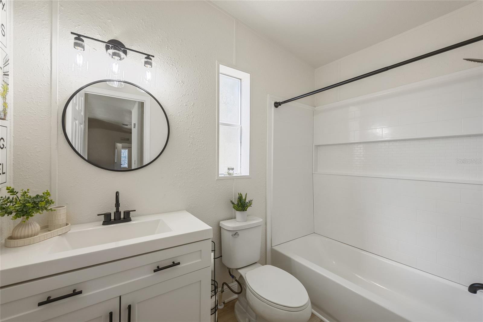 TROPICAL ACRES - Residential