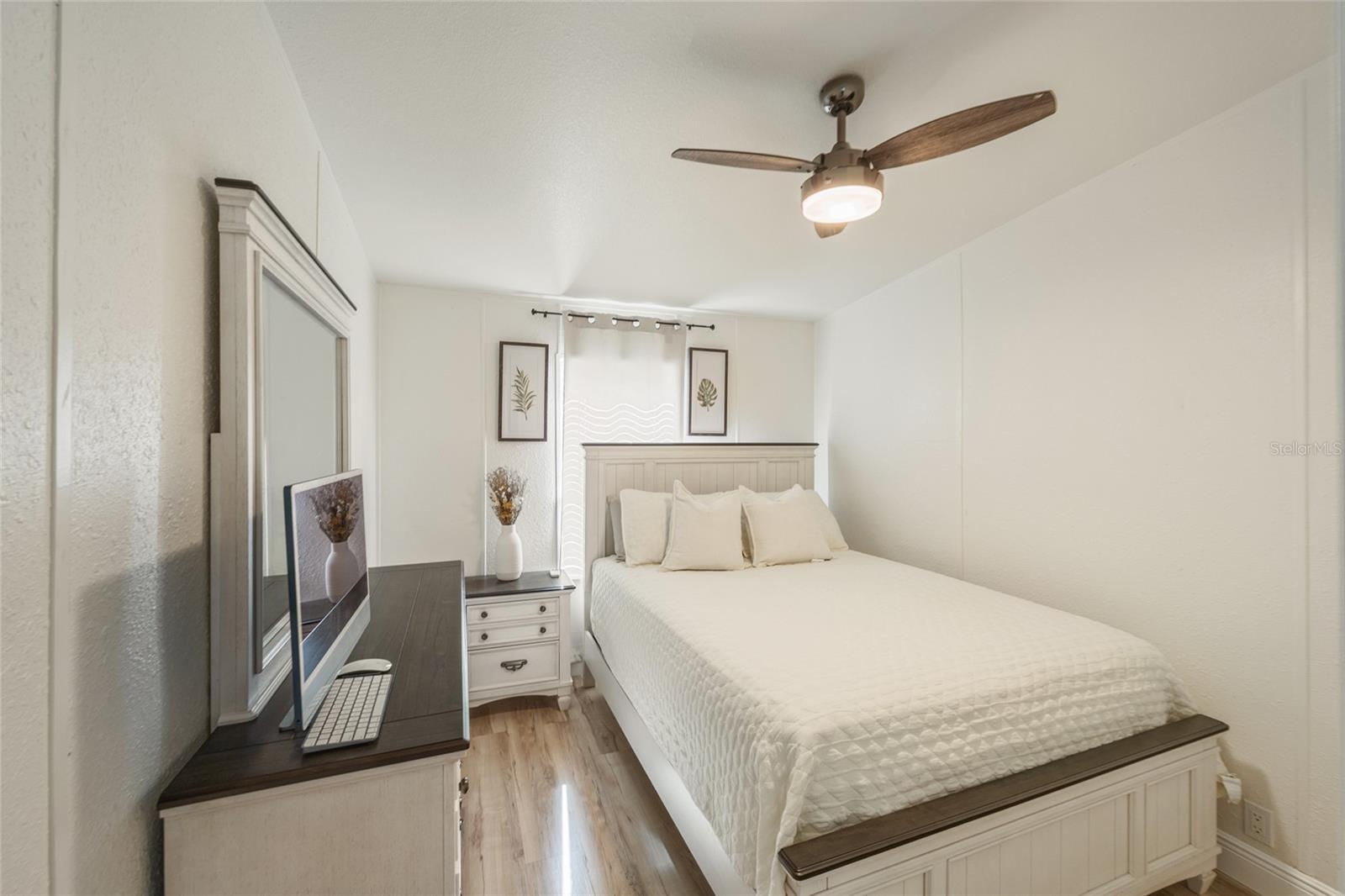 TROPICAL ACRES - Residential