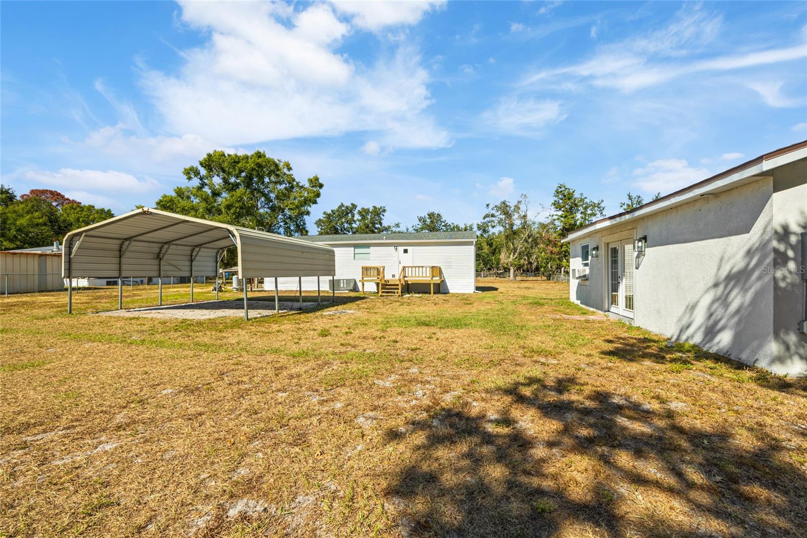 TROPICAL ACRES - Residential