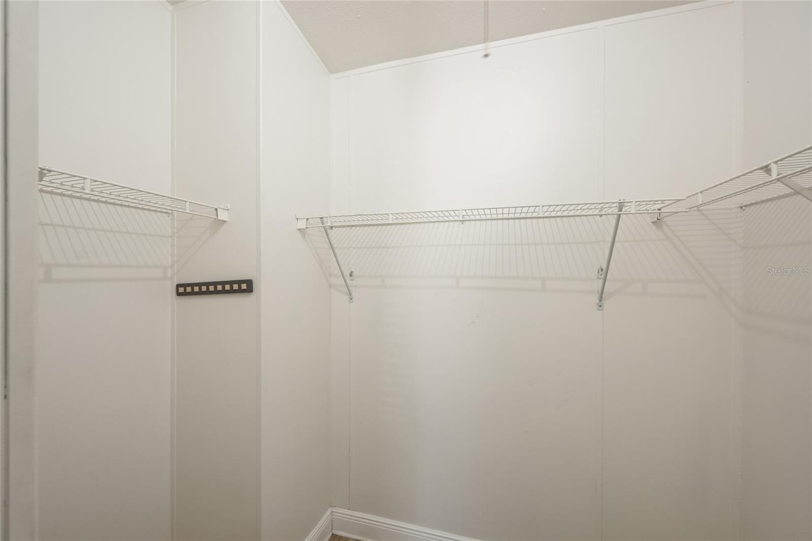 TROPICAL ACRES - Residential