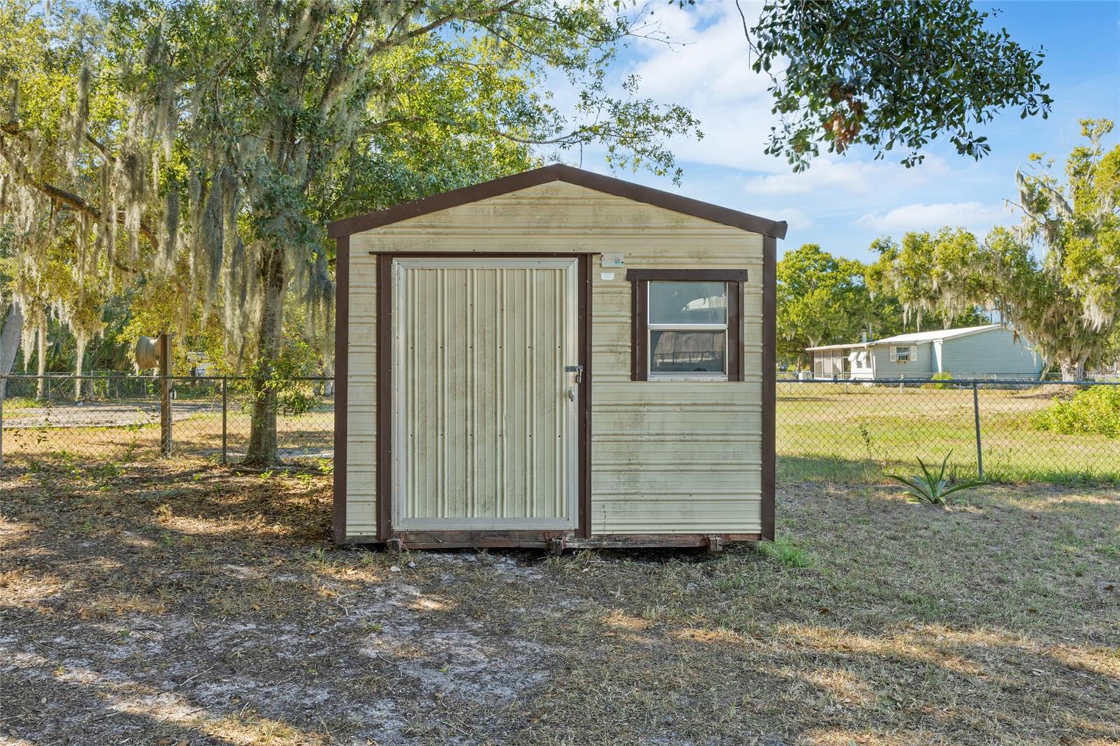 TROPICAL ACRES - Residential