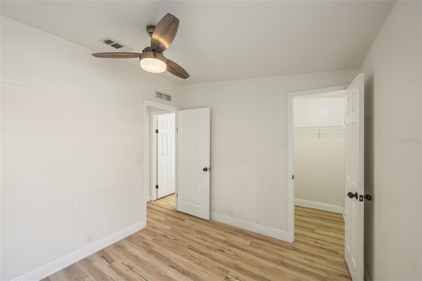 TROPICAL ACRES - Residential