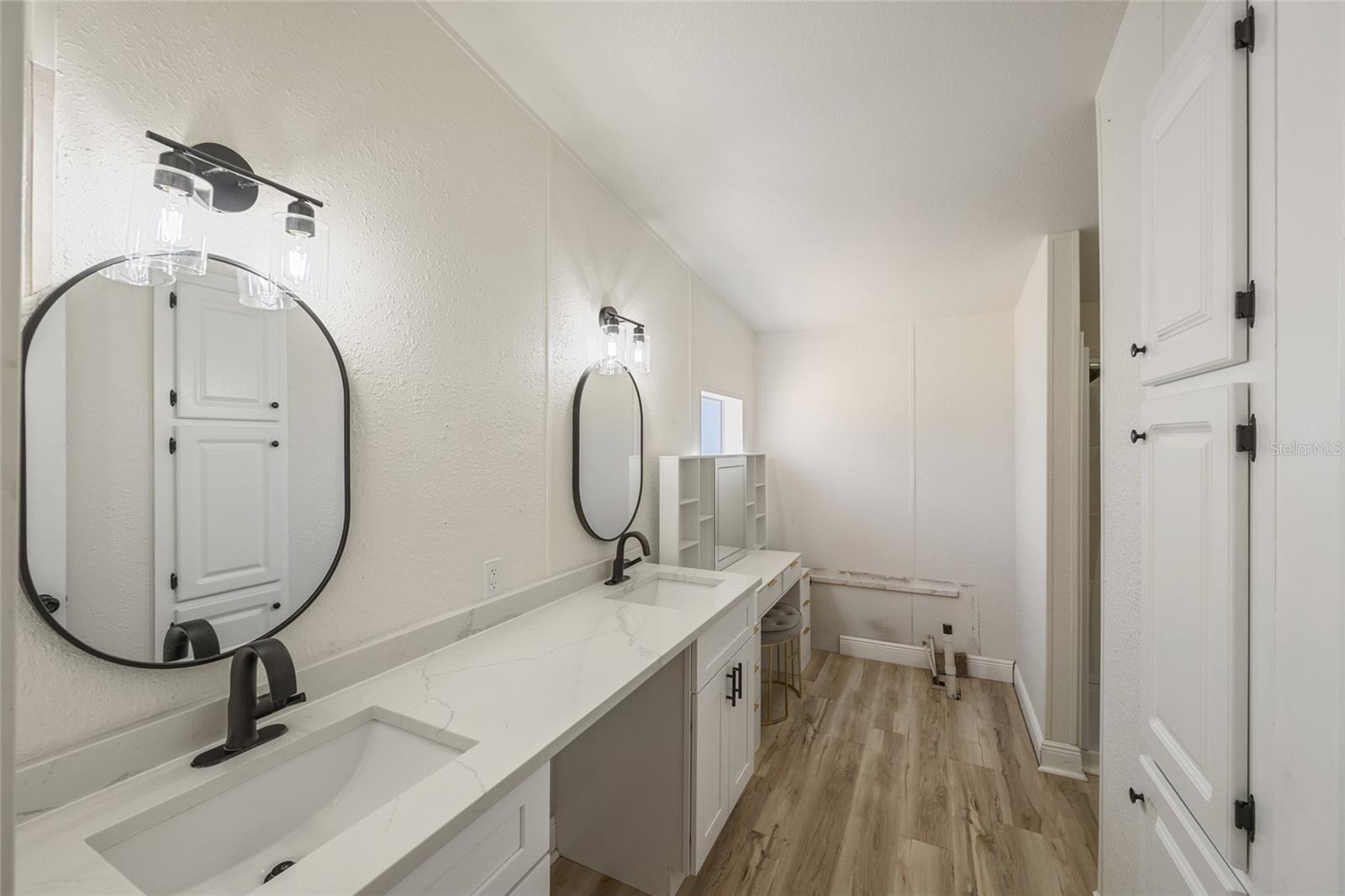 TROPICAL ACRES - Residential