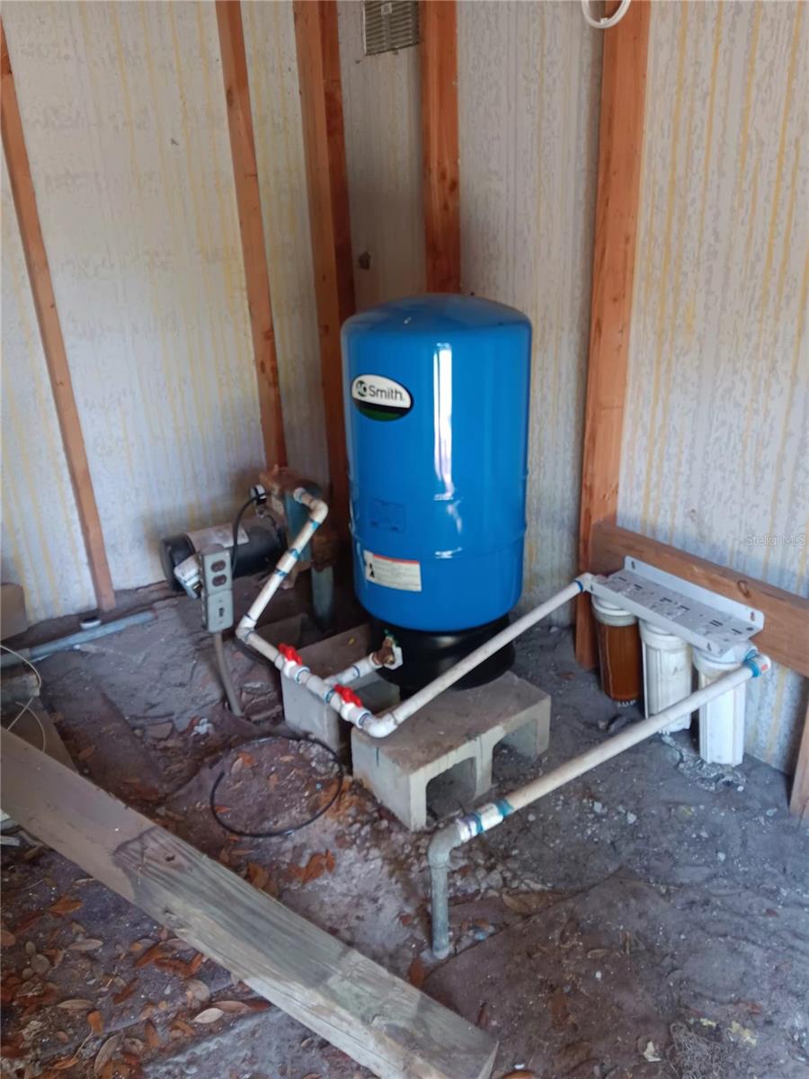 LAKE LYNNE - Residential