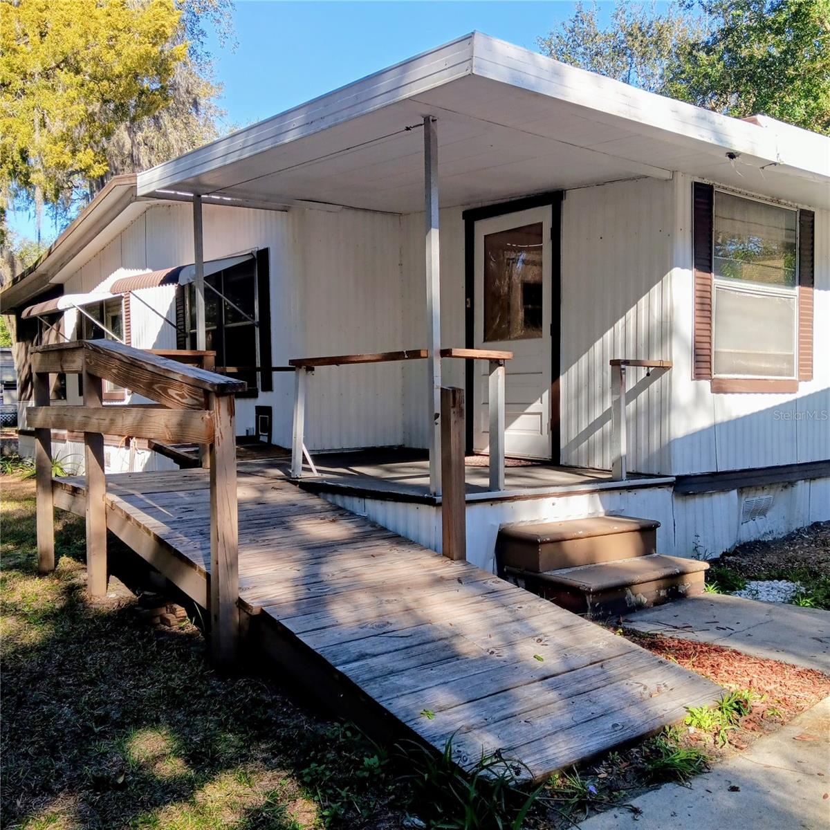 LAKE LYNNE - Residential