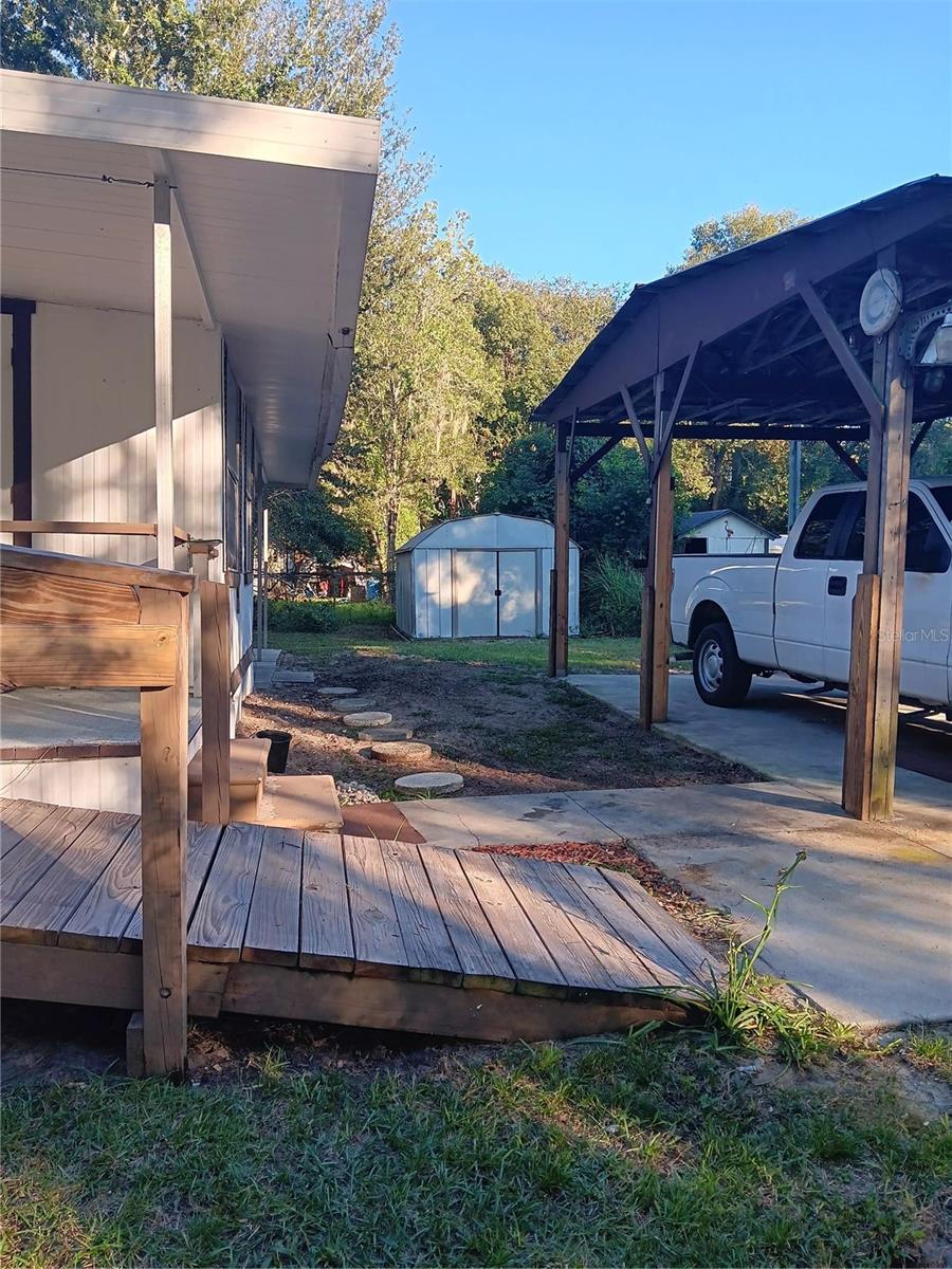 LAKE LYNNE - Residential