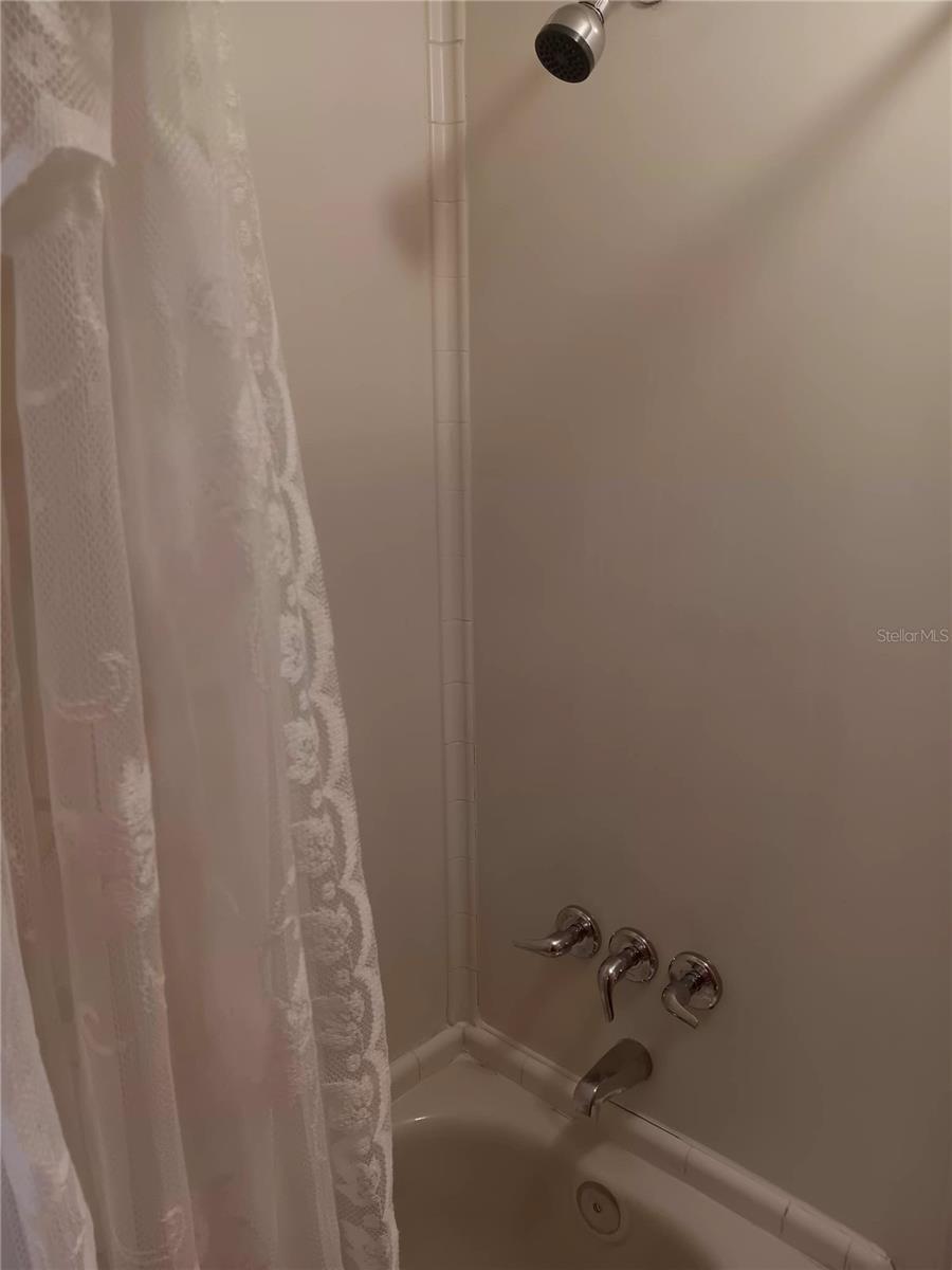 LAKE LYNNE - Residential