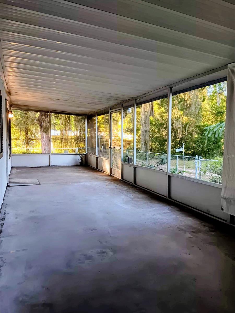 LAKE LYNNE - Residential