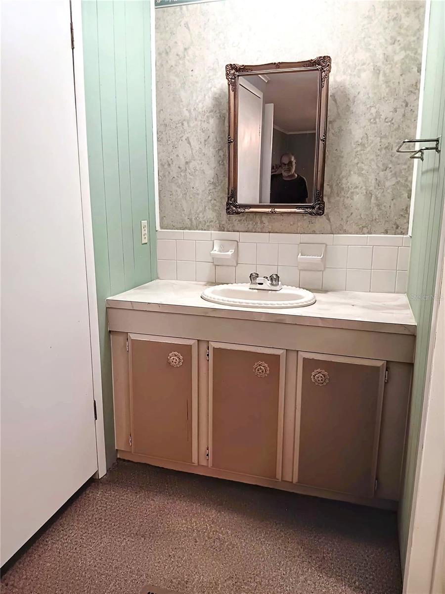 LAKE LYNNE - Residential