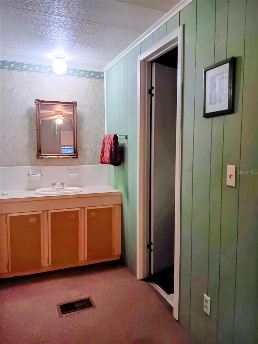 LAKE LYNNE - Residential