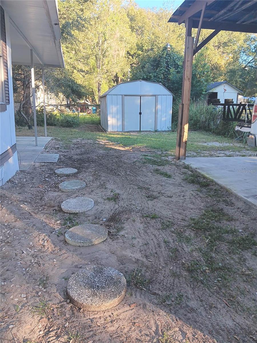 LAKE LYNNE - Residential