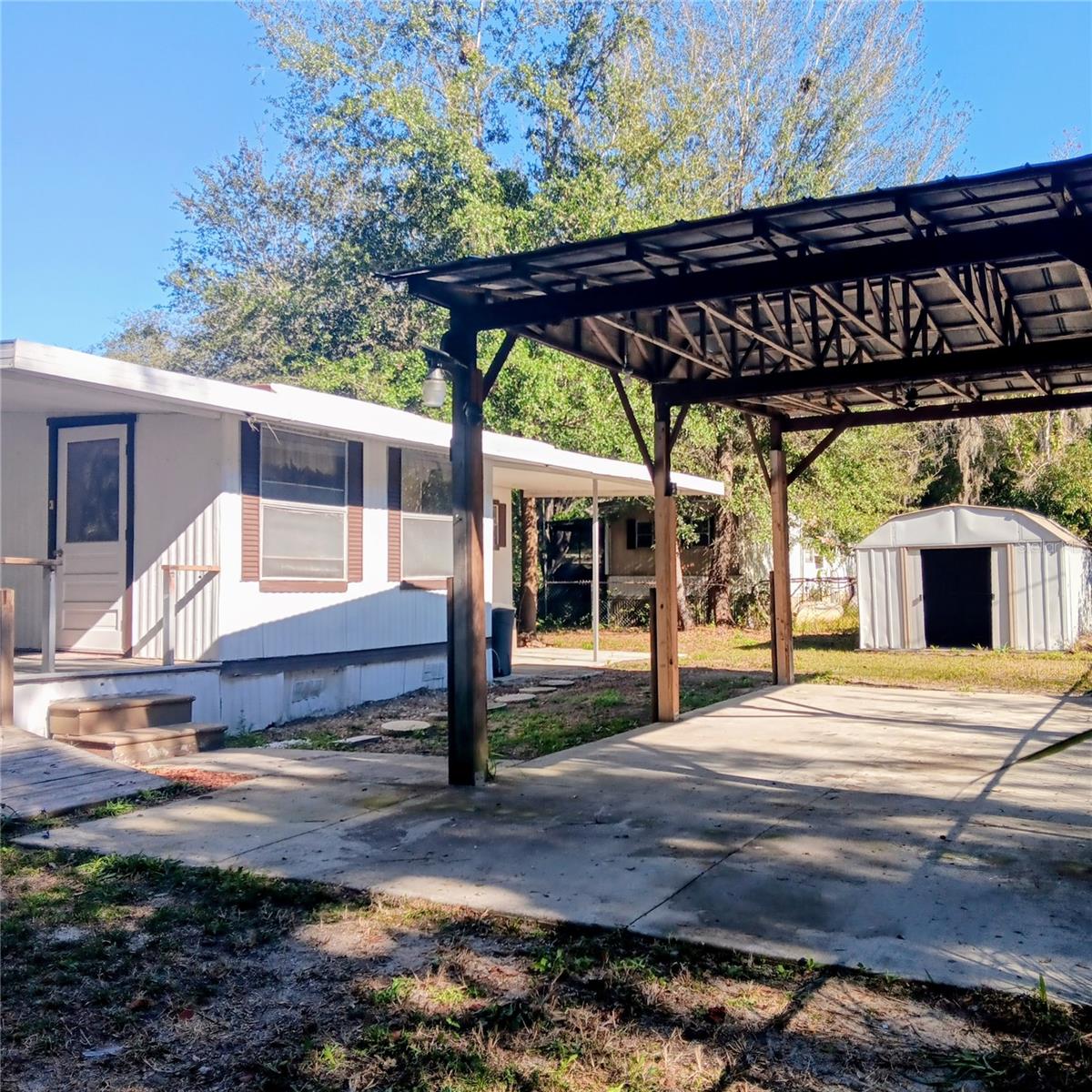 LAKE LYNNE - Residential