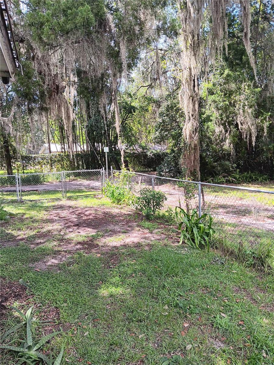 LAKE LYNNE - Residential