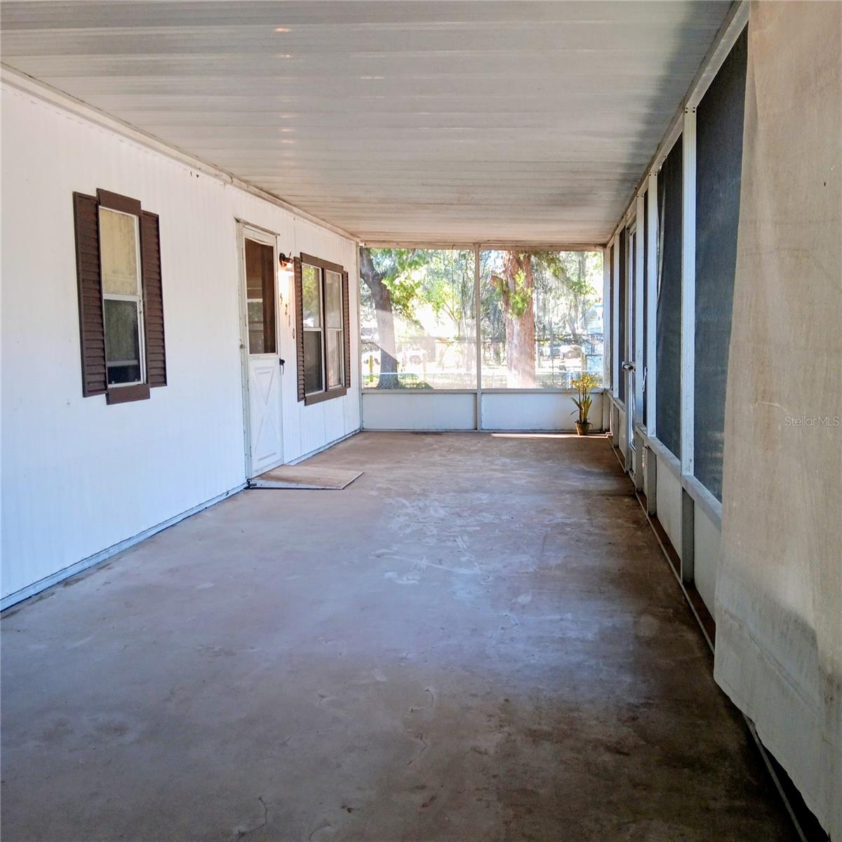 LAKE LYNNE - Residential