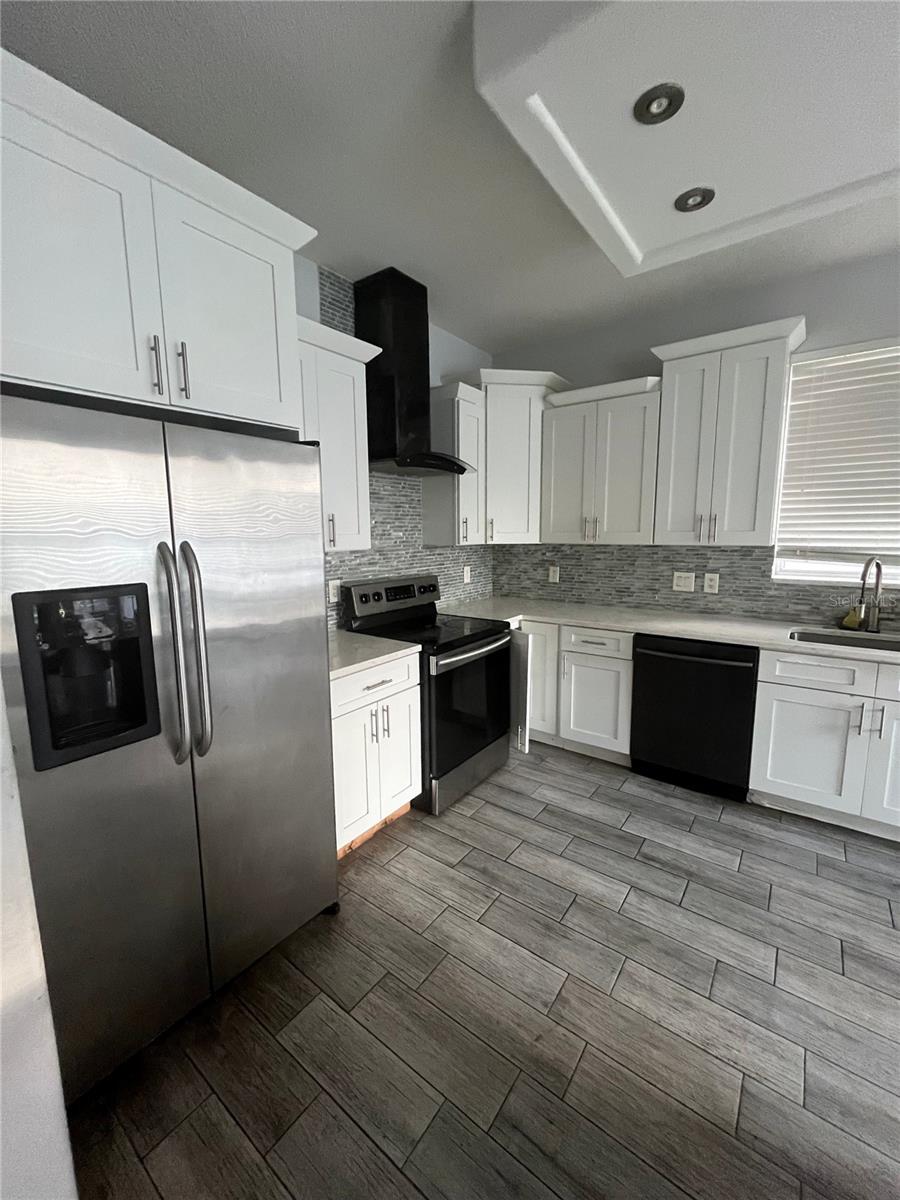 HIDDEN LAKES PH 01 - Residential Lease