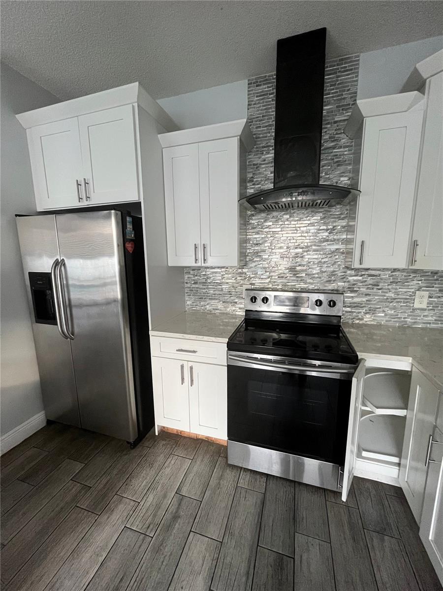 HIDDEN LAKES PH 01 - Residential Lease