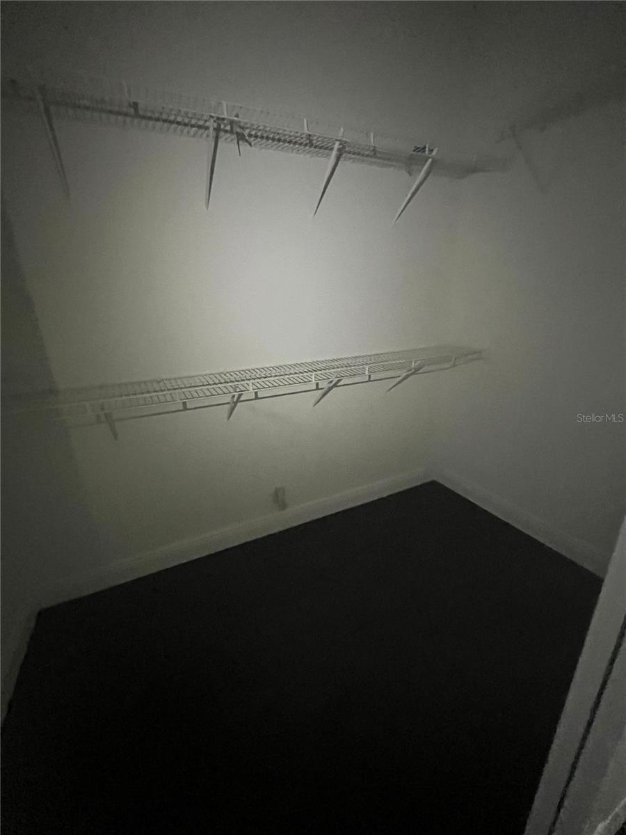 HIDDEN LAKES PH 01 - Residential Lease