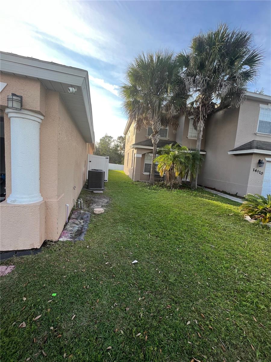 HIDDEN LAKES PH 01 - Residential Lease