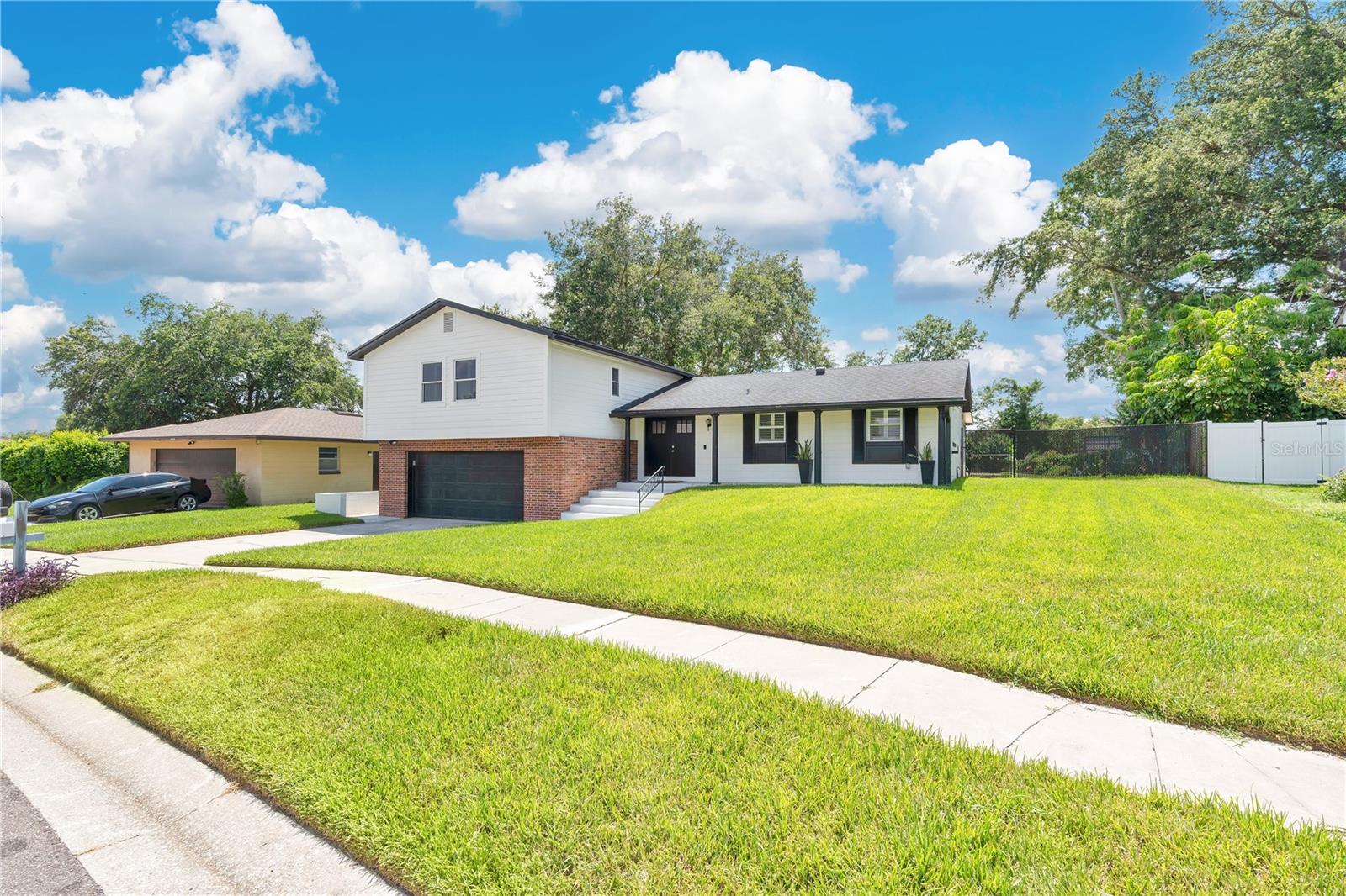 614 MOCKINGBIRD LANE