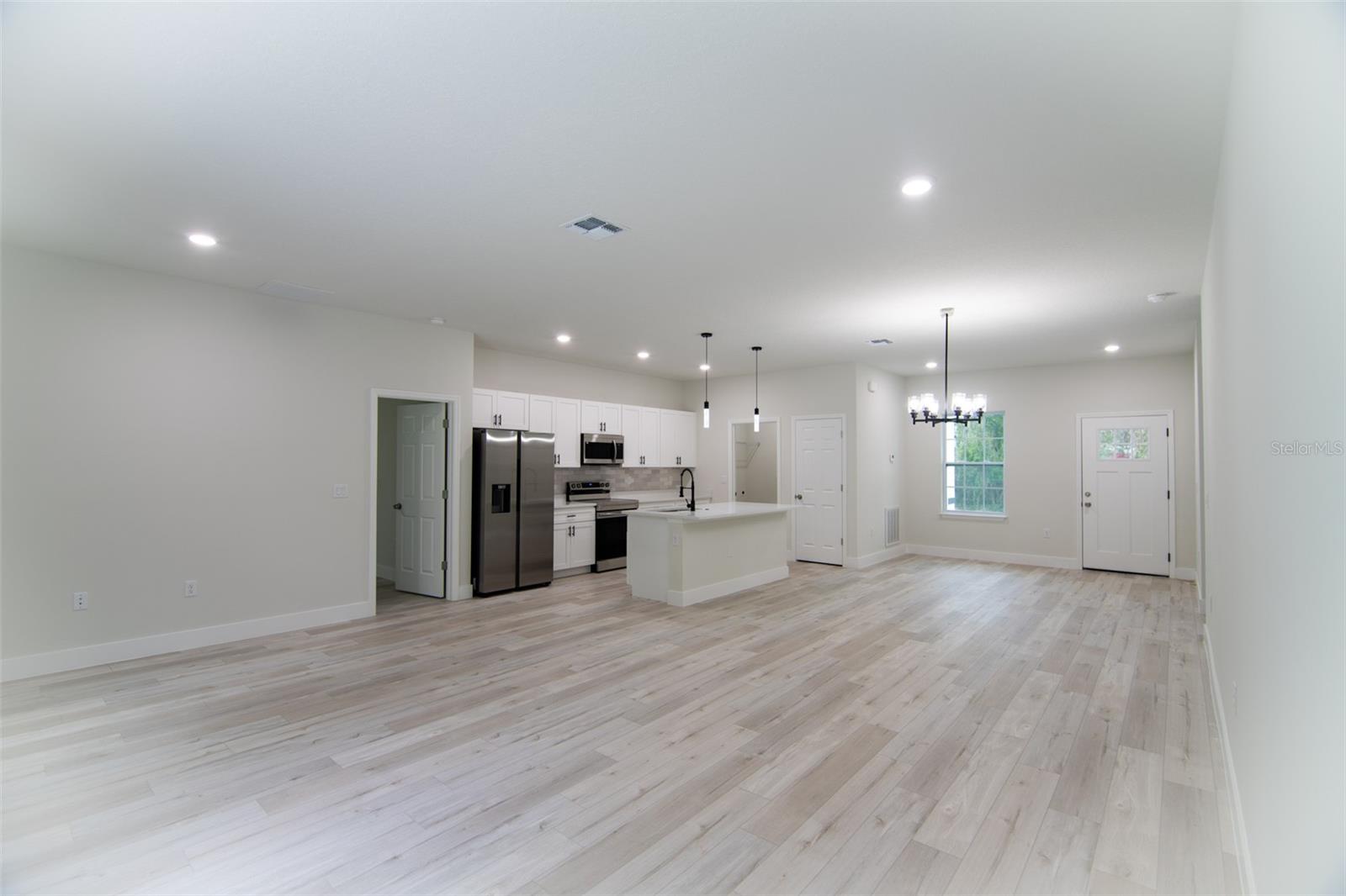 MARION OAKS - Residential