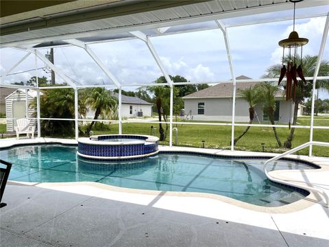 A home in PORT CHARLOTTE