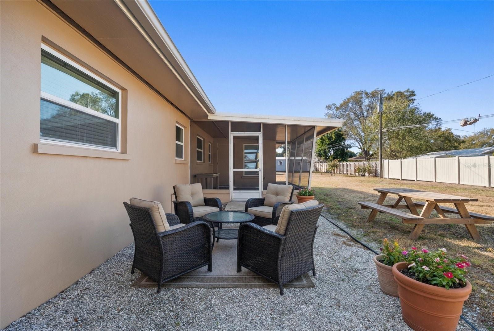 PINE OAK 1ST ADD - Residential Lease